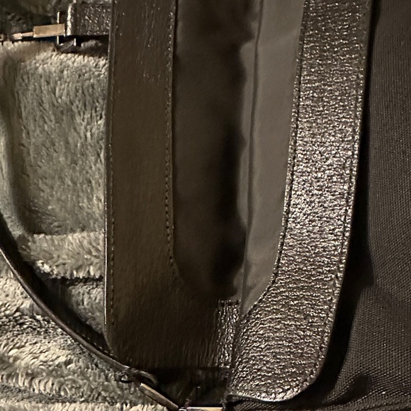 Gucci Jackie Leather Handbag - Picture 6 of 15